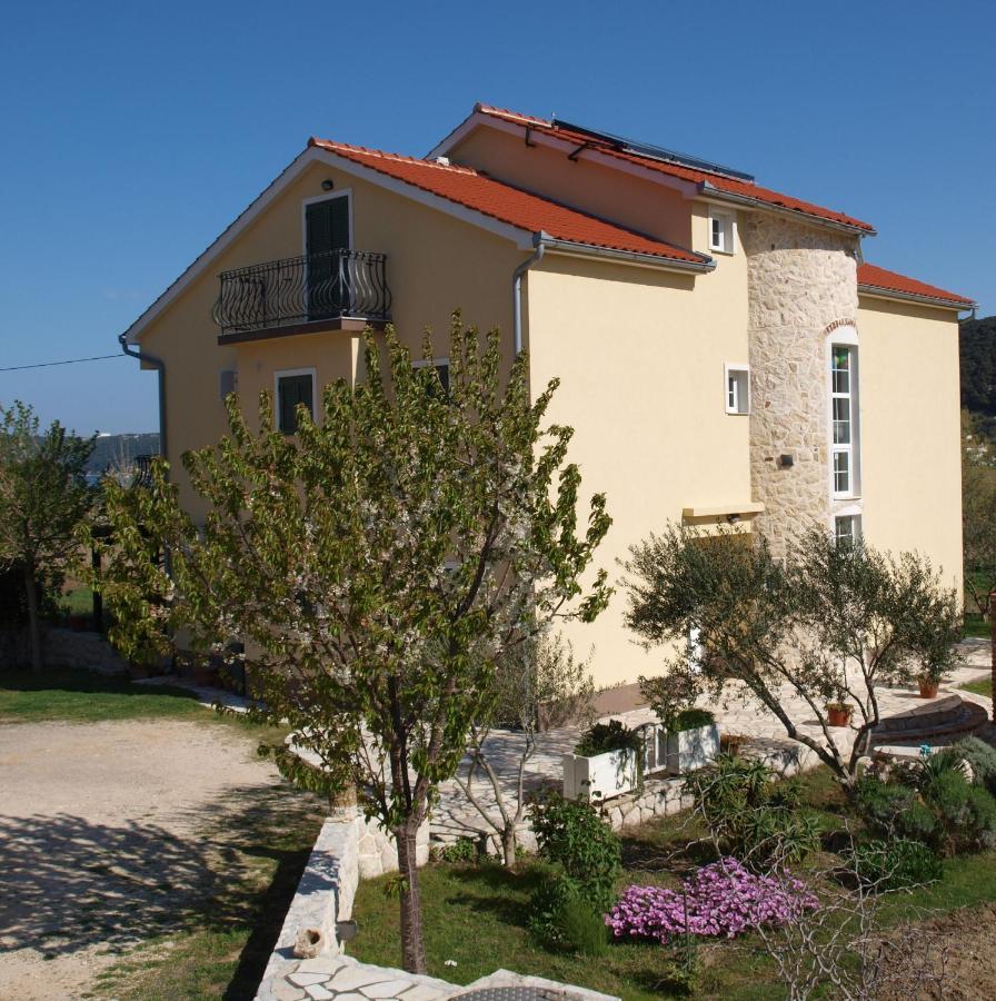 Apartments Batistic Supetarska Draga Exterior photo